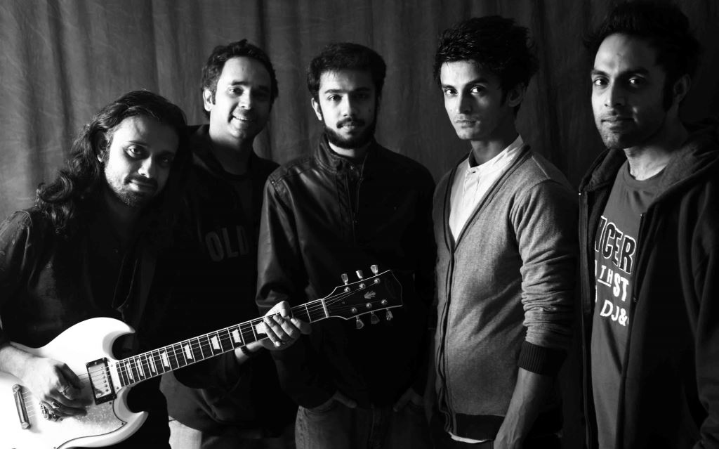 Desi Roots Live Band at 1 OAK Café – A StarClinch Presentation