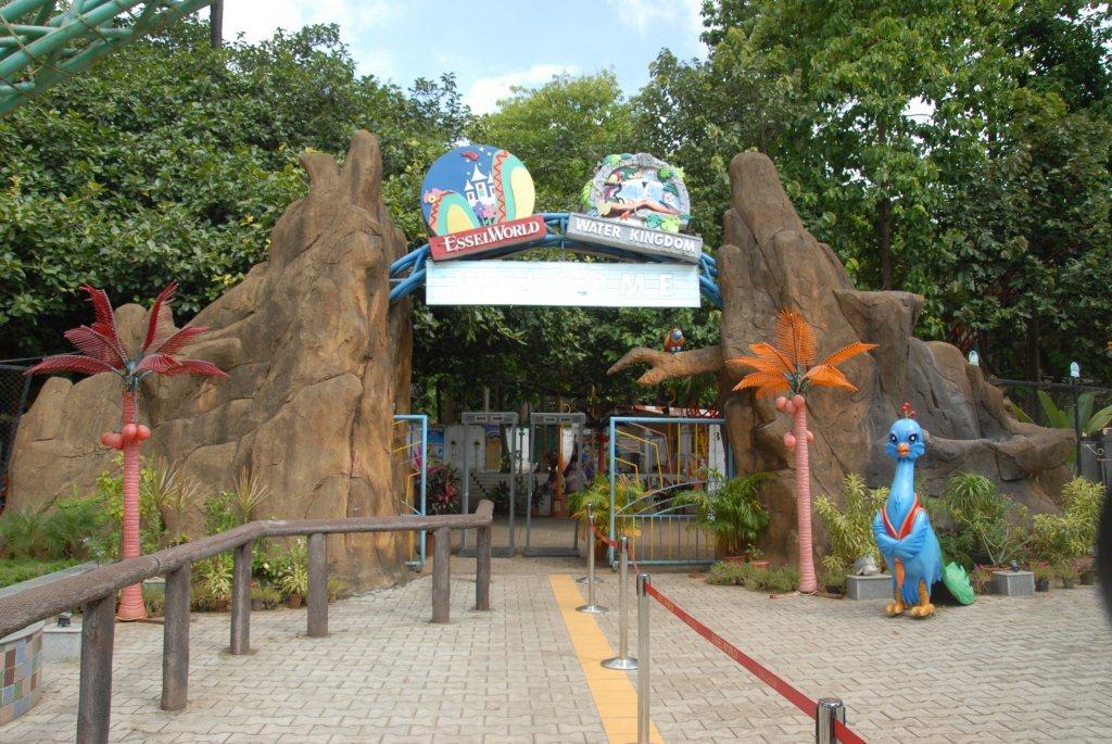 This Christmas, come to Santa’s Chocolate Factory at EsselWorld!