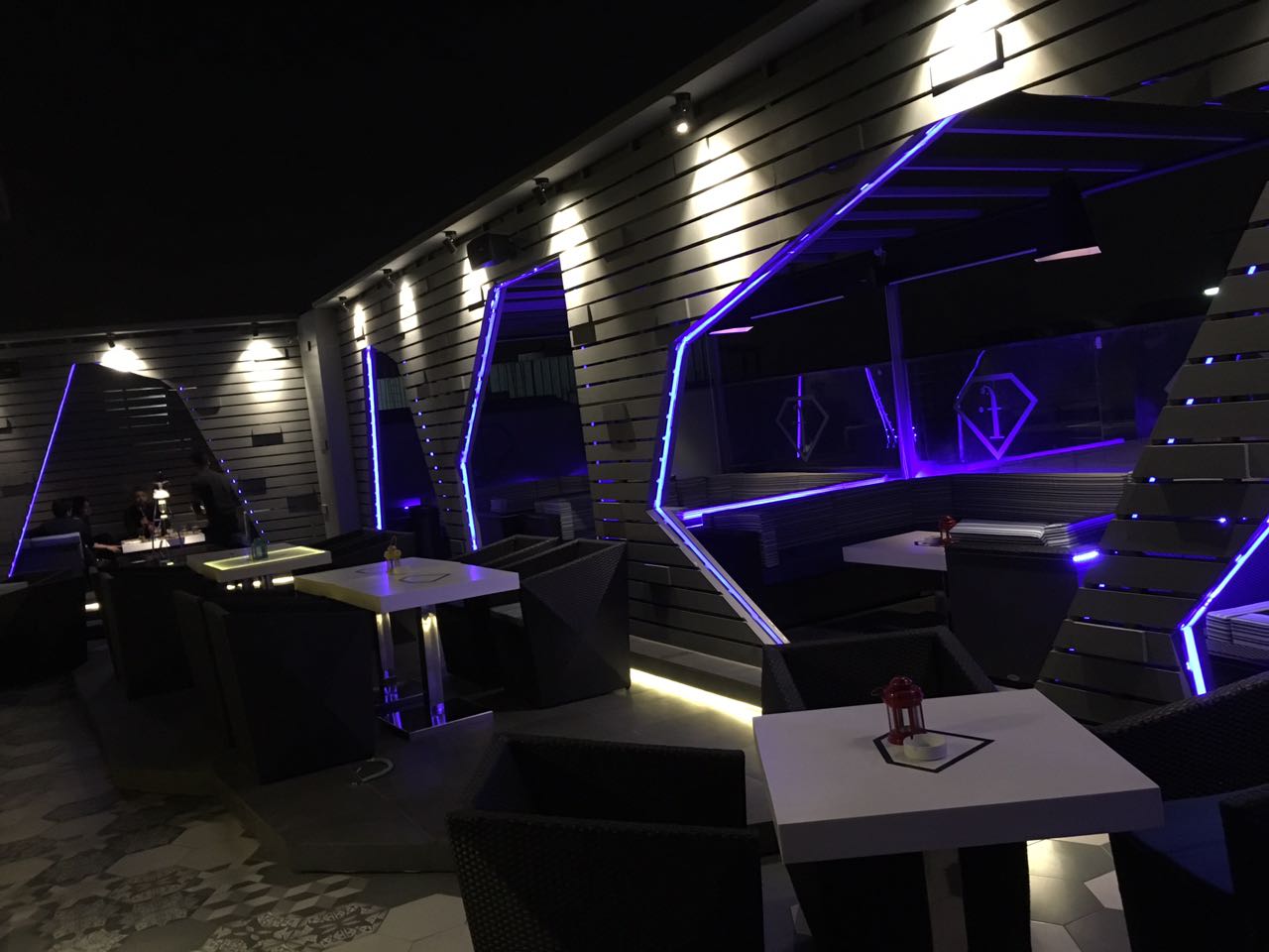 VALENTINE’S DAY CELEBRATION AT FASHIONTV CAFÉ featuring special dinner for two