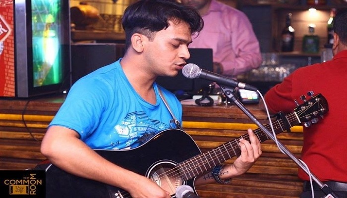 Yatharth Sharma (Acoustic Solo) Live at Open House – Powered by StarClinch